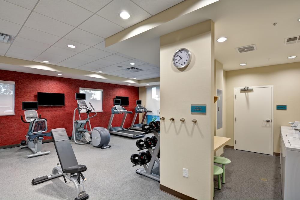 Home2 Suites By Hilton Tampa Usf Near Busch Gardens Extérieur photo