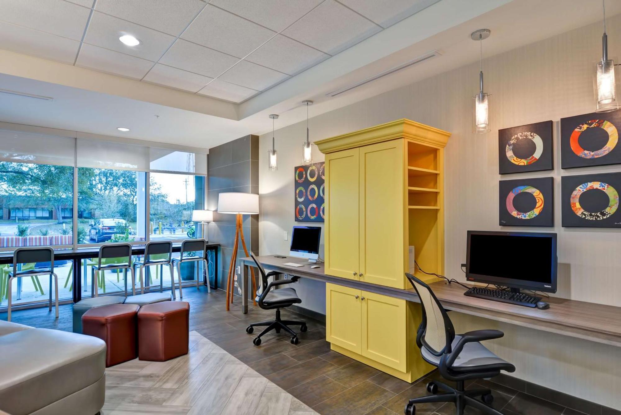 Home2 Suites By Hilton Tampa Usf Near Busch Gardens Extérieur photo